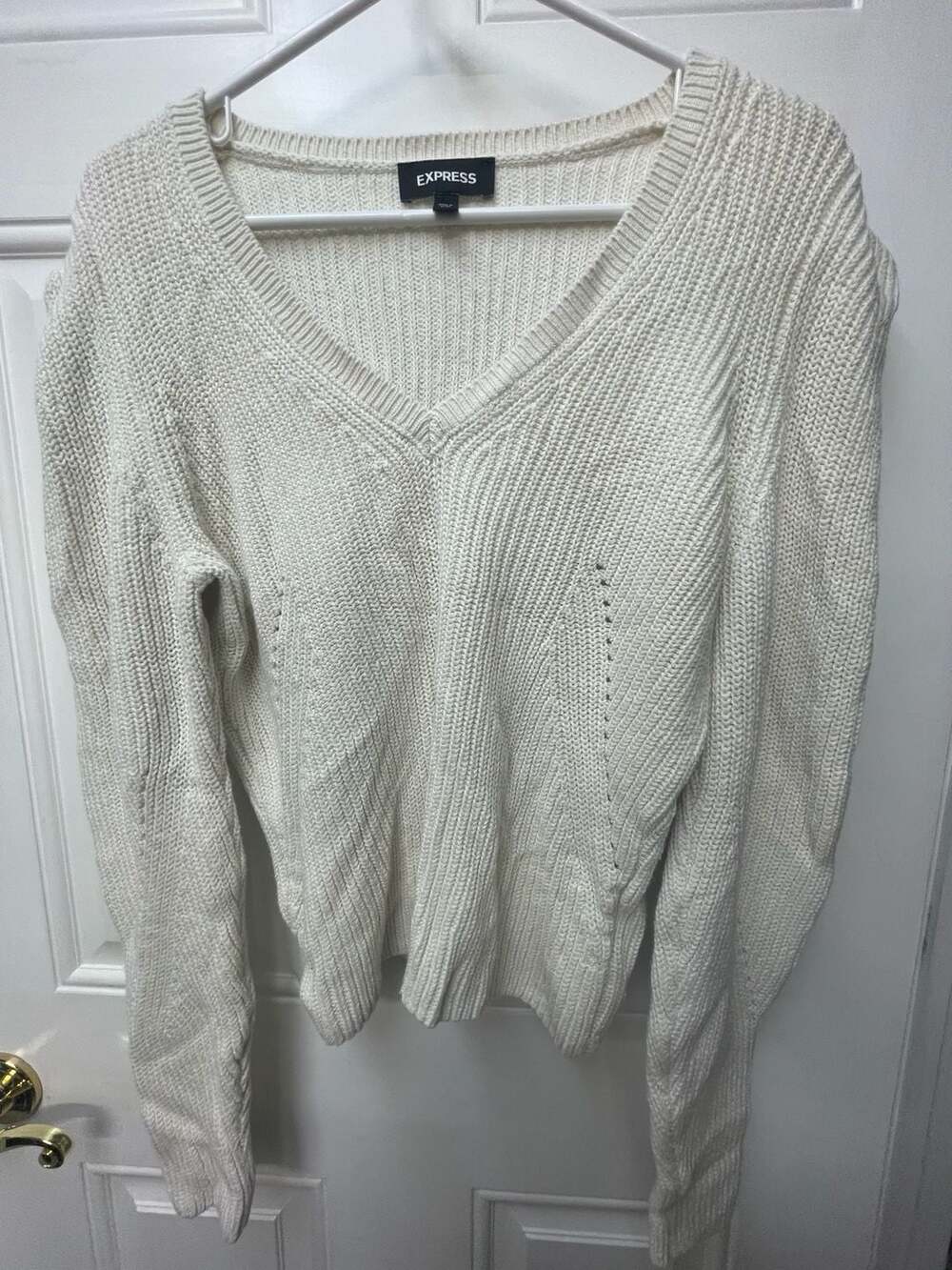 Express V-Neck Sweater Size M White Ribbed Knit Pullover
